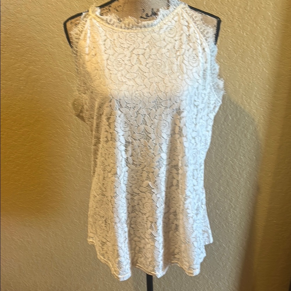 Berryou cream lace, halter top, XXL, NWT | offer in description